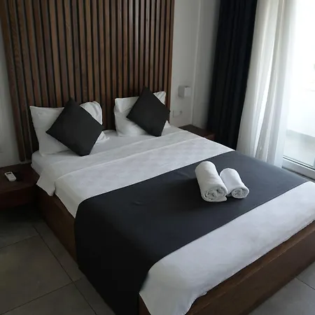 Hotel Exen By Weekend 3*