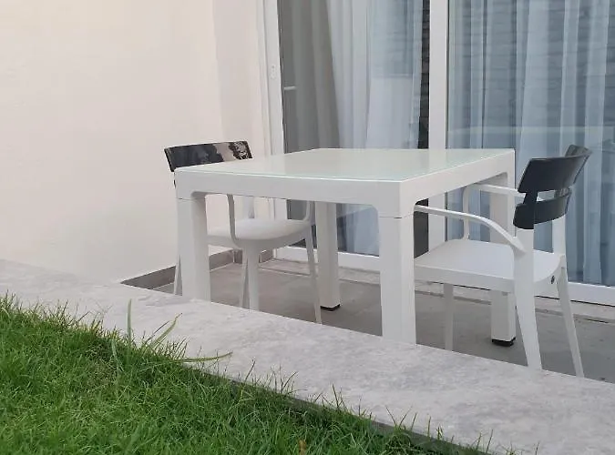 Отель Exen By Weekend